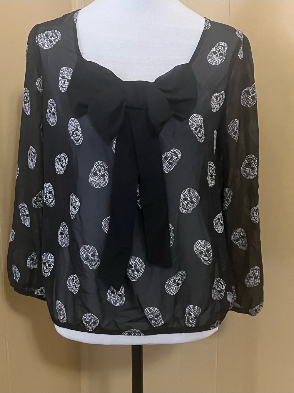 No Boundaries Junior’s M (7-9) Black Blouse Skull Print Front Bow Whimsigoth
